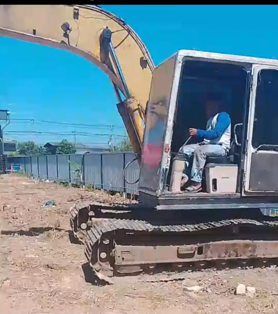 รถแม็คโครkomatsu pc120-5 ใช้งานได้ปกติ ใบซื้อขาย ราคา285,000