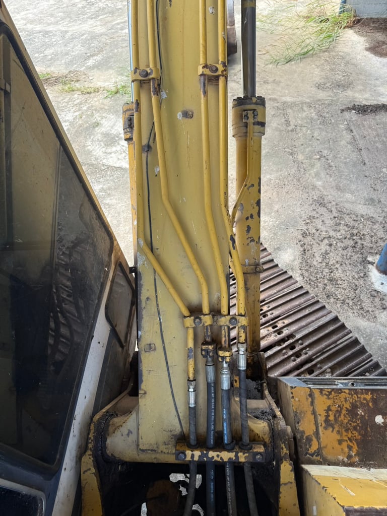 ขายรถแม็คโครkomatsu pc120-3 ใช้งานได้ดี ใบซื้อขาย ารสคา265,000ราคา2.6แสน ขายรถแม็คโครkomatsu pc120-3 ใช้งานได้ดี ใบซื้อขาย ารสคา265,000ราคา2.6แสน