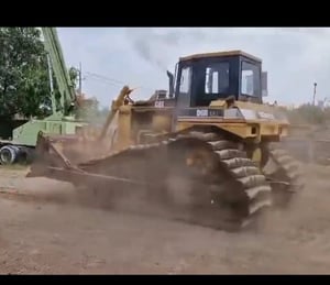 รถแทรกเตอร์cat D6R ตีนเป็ด มีทะเบียน ใช้งานดี ราคาถูดดีๆ1,350,000 รถแทรกเตอร์cat D6R ตีนเป็ด มีทะเบียน ใช้งานดี ราคาถูดดีๆ1,350,000