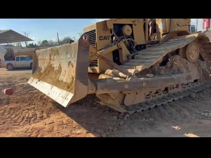 รถแทรกเตอร์cat D4H ตีนเป็ด ใช้งานดี ใบซื้อvาย ราคาถูกดี 360,000