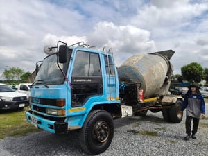 ขายรถ6ล้อโม่ปูน2คันรวม isuzu 175แรง มีทะเบียน ใช้งานดี ขายรวม2คัน ราคา700,000