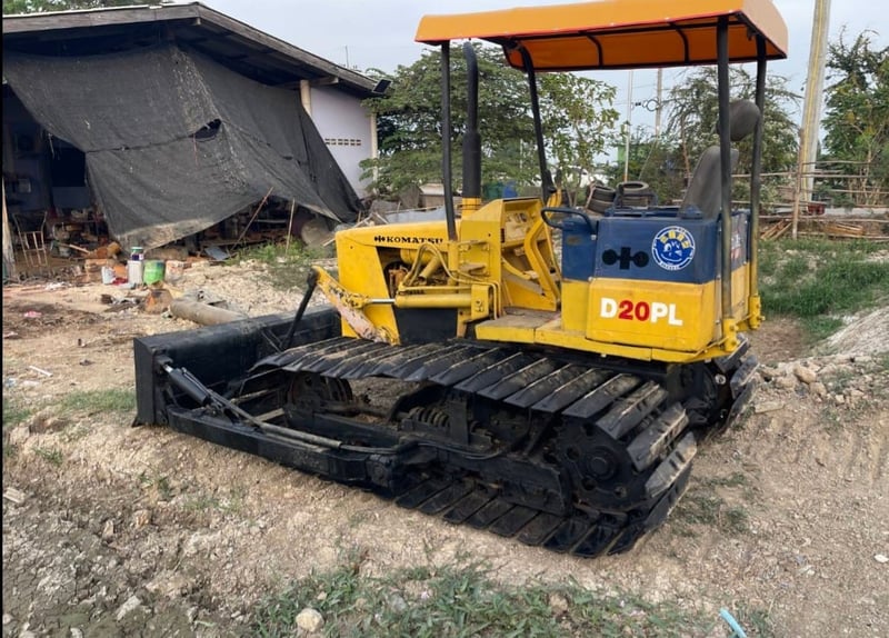 รถ ทรกเตอร์komatsu D20pl-5ตีนเป็ด ใบ70cm.ใช้ฃานดี ราคาถูกดี 179,000
