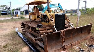 รถแทรกเตอร์CAT D4Dตีนเป็ด ใช้งานดี ใบซื้อขายราคา1.6แสน รถแทรกเตอร์CAT D4Dตีนเป็ด ใช้งานดี ใบซื้อขายราคา1.6แสน