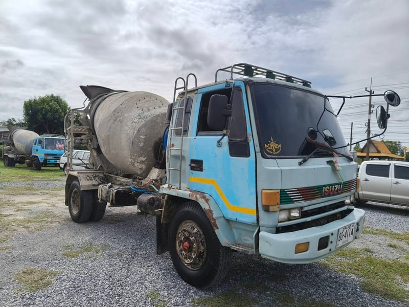 ขายรถ6ล้อโม่ปูน2คันรวม isuzu 175แรง มีทะเบียน ใช้งานดี ขายรวม2คัน ราคา700,000