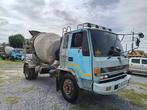 ขายรถ6ล้อโม่ปูน2คันรวม isuzu 175แรง มีทะเบียน ใช้งานดี ขายรวม2คัน ราคา700,000