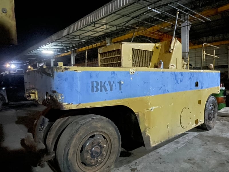 ขายรถบดล้อยาง sakakai ts9 มีทะเบียน ใช้งานดี ราคา3.2แสน