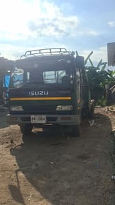 ขายรถ10ล้อเทเลอ isuzu 2เพลา 195แรง มีทะเบียน ใช้งานดี ราคา395,000