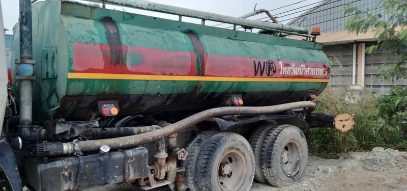 ขายรถน้ำ10ล้อhino 260แรง ek100 มีทะเบียน ใช้งานได้ ราคาถูกดๆๆ285,000