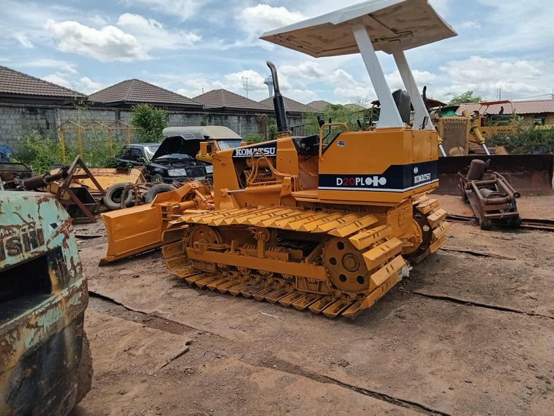 ขายรถแทรกเตอร์komatsu D20pl-6 ตีนเป็ด70cm.ใบมีดสไล้ ใช้งานดี ราคา2.9แสน