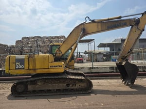 ขายรถแม็คโครkomatsu pc200-7ใช้งานดี มีทะเบียน ราราถูกเรๆ470,000