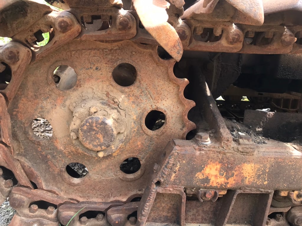 รถแทรกเตอร์ komstsu D20p-5ตีนเป็ด ใช้งานได้ปกติ ใบมีดสไล้ รารา99,000 รถแทรกเตอร์ komstsu D20p-5ตีนเป็ด ใช้งานได้ปกติ ใบมีดสไล้ รารา99,000