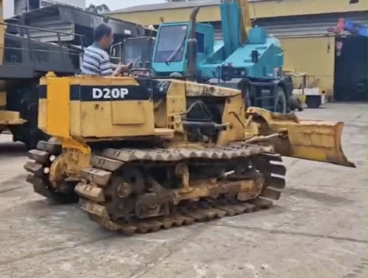 รถแทรกเตอร์komatsu D20p-6ตีนเป็ด ใช้งานดี ใบซื้อขาย ราคา2.5แสน รถแทรกเตอร์komatsu D20p-6ตีนเป็ด ใช้งานดี ใบซื้อขาย ราคา2.5แสน