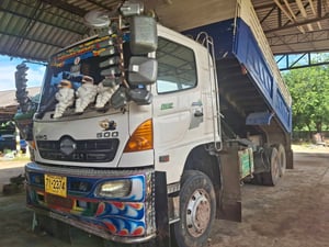 ขายรถ10ล้อ2เพลาhino 500 ใช้งานดีมาก มีเล่ม ราคา700,000 ขายรถ10ล้อ2เพลาhino 500 ใช้งานดีมาก มีเล่ม ราคา700,000