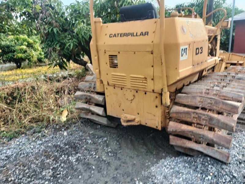 ขายรถแทรกเตอร์CAT D3B ตีนเป็ด ใช้งานดี ใบมีดสไล้ ใบซื้อขาย ราคา285,000 ขายรถแทรกเตอร์CAT D3B ตีนเป็ด ใช้งานดี ใบมีดสไล้ ใบซื้อขาย ราคา285,000