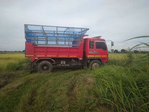 ขายรถ6ล้อดั้ม mitsubishi  190แรง ใช้งานดี มีมะเบียน ราคา5.4แสน