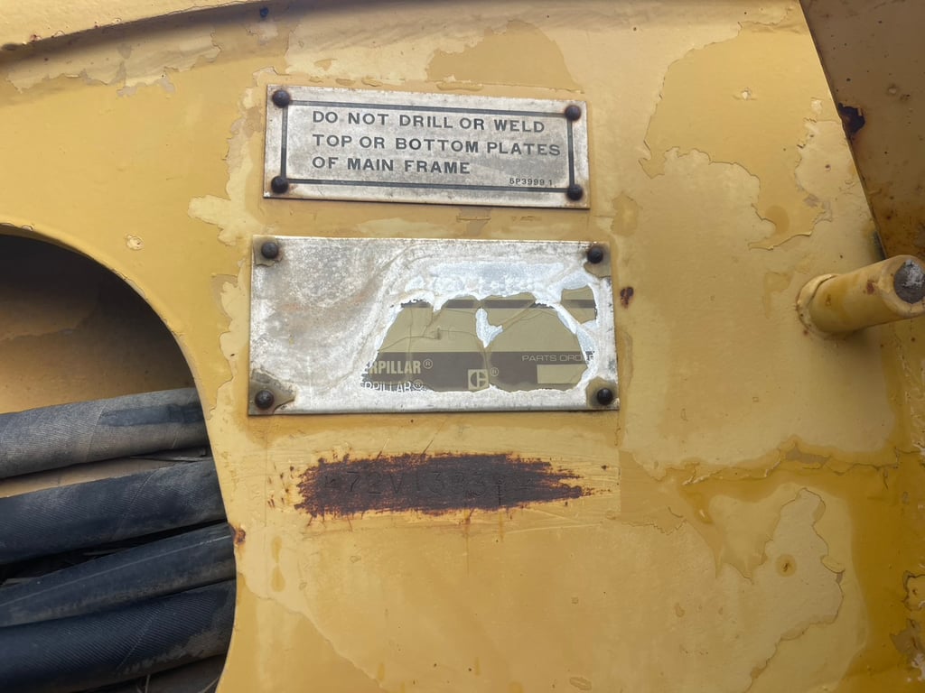 รถเกรดเดอร์CAT 140G 72v13838 ใช้งานได้ปกติ  มีทะเบียน ราคา1,390,000 รถเกรดเดอร์CAT 140G 72v13838 ใช้งานได้ปกติ  มีทะเบียน ราคา1,390,000