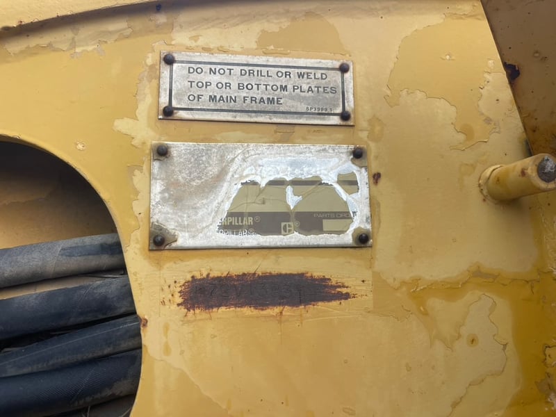 รถเกรดเดอร์CAT 140G 72v13838 ใช้งานได้ปกติ  มีทะเบียน ราคา1,390,000