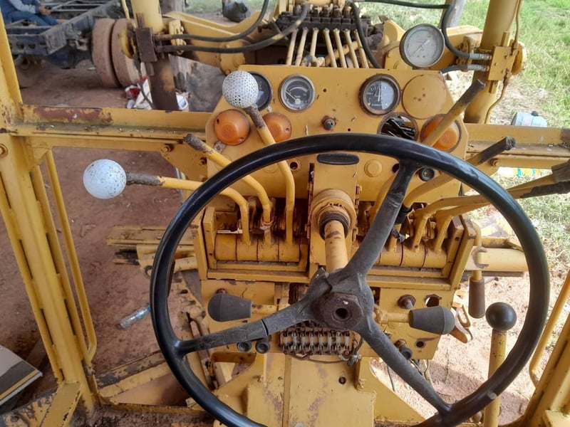 ขายรถเกรดเดอร์ champion 710 ใช้งานดี ใบซื้อขายราคา285,000