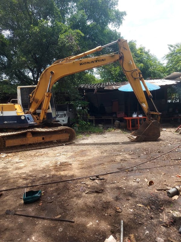 ขายรถเเม็คโครkomatsu pc120-5ใช้งานได้ ใบซื้อขายราคา300,000คา