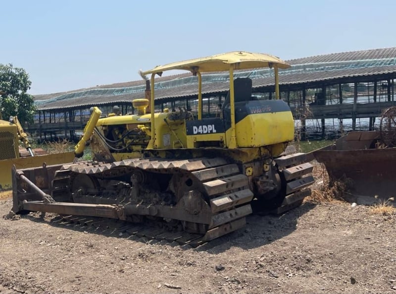 ขายรถแทรกเตอร์cat D4D ตีนเป็ด สภาพดี ใช้งานดี ใบซื้อขายราคาถูกดีๆๆ290,000