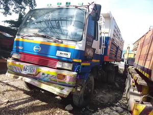 ขายรถ10ล้อ2เพลา Hino fm1m 220แรง ใช้งานได้ มีทะเบียน ราคา3.3แสน