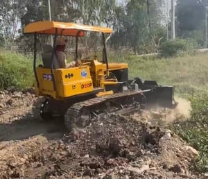 ขายรถ แทรกเตอร์komatsu D20A-5 ใบมีดสไล้ ใช้งานดี ตีนไก่ ราคา105,000