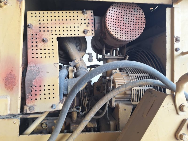 ขายรถแทรกเตอร์ CAT D5H ตีนเป็ด ใช้งานดี ใบอินวอย ราคา6.7แสน ขายรถแทรกเตอร์ CAT D5H ตีนเป็ด ใช้งานดี ใบอินวอย ราคา6.7แสน