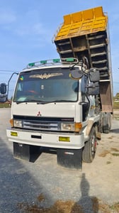 ขายรถ10ล้อ2เพลาmitsubishi 220แรง ใช้งานดี มีทะเบียน ราคา5.7แสน