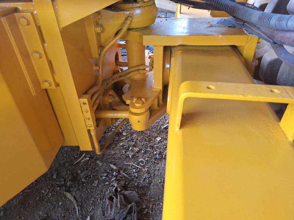 ขายรถบด10ตันsaka 10ton ล้อหนาม ใช้งานดี มีทะบียน ราคา7.5แสน