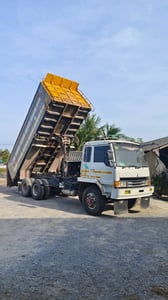 ขายรถ10ล้อ2เพลาmitsubishi 220แรง ใช้งานดี มีทะเบียน ราคา5.7แสน