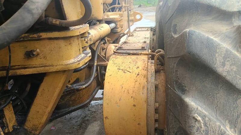 ขายรถเกรดเดอรcat5md 01764ใช้งานได้ มีทะเบียน ราคา1,750,000 ขายรถเกรดเดอรcat5md 01764ใช้งานได้ มีทะเบียน ราคา1,750,000