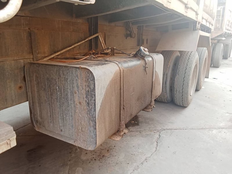 รถ10ล้อดั้ม2เพลา isuzu 360แรง ใช้งานดี มีทะเบียน ราคา1,150,000