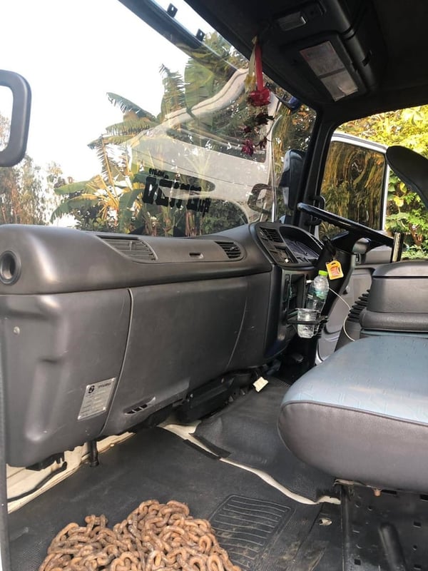 ขายรถ6ล้อดั้มisuzu  200แรง ใช้งานดี มีทะเบียน ราคาถูดดี 7.3แสน