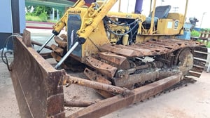 ขายรถแทรกเตอร์CAT D4Eตีนเป็ด ใช้งานได้ ใบซื้อขายราคา365,000