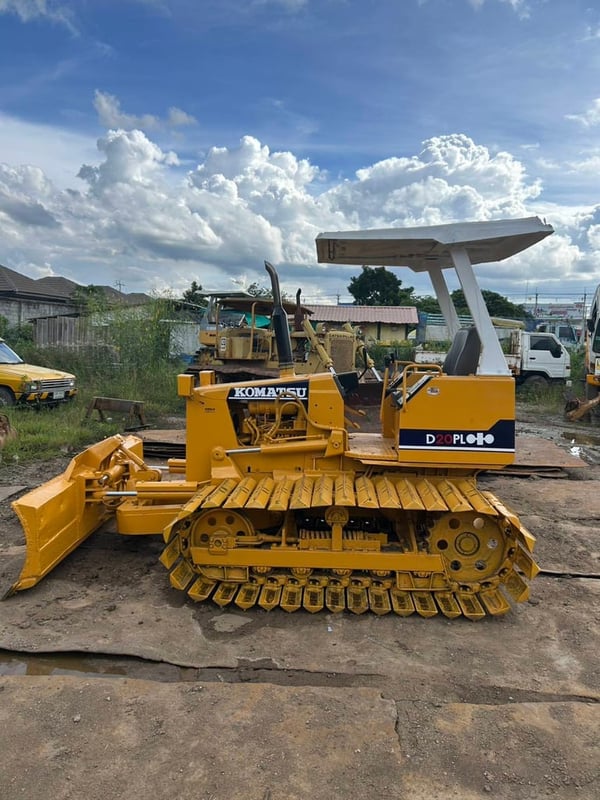 รถแทรกเตอร์komatsuD20pl-7ใบตีนเป็ด70cm. ใช้งานดี ใบซื้อvาย ราคาถูกดี275,000 รถแทรกเตอร์komatsuD20pl-7ใบตีนเป็ด70cm. ใช้งานดี ใบซื้อvาย ราคาถูกดี275,000