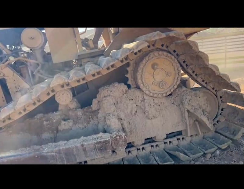 รถแทรกเตอร์cat D4H ตีนเป็ด ใช้งานดี ใบซื้อvาย ราคาถูกดี 360,000