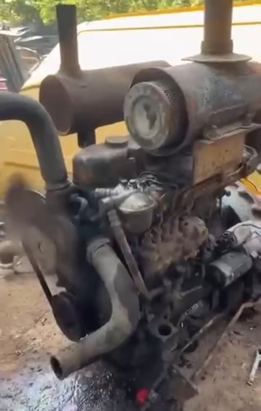 ขายเครื่องmitsubishi s4e สภาพดี ใช้งานดี ราคา25,000