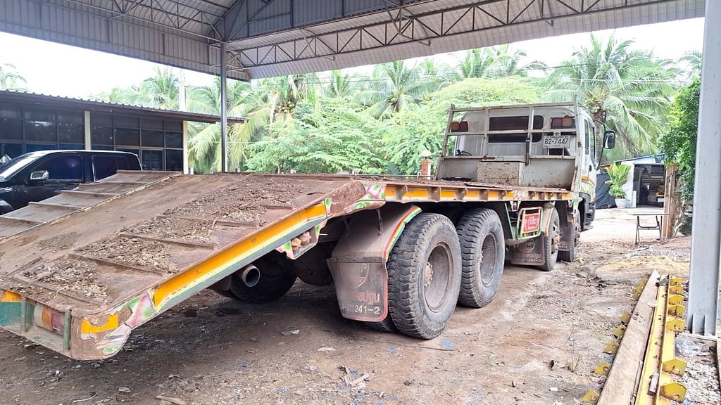 ขายรถ12ล้อเทเลอ hino 360แรง ใช้งานดีมาก มีทะเยียน  ราคา6.9แสน
