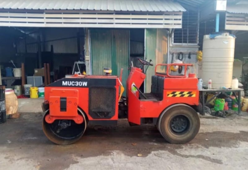 ขายรถบด4ตัน meiwa muc30wใช้งานดี ใบซื้อขาย ราคาถูกดี 180,000