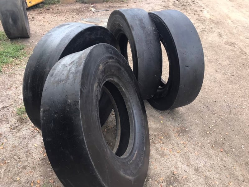 ขายยางรถบดล้อยาง4ตันและ10ตัน มียางใหม่และยางเก่า ขายยางรถบดล้อยาง4ตันและ10ตัน มียางใหม่และยางเก่า