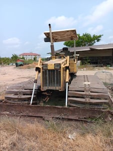 รถแทรกเตอร์komatsu D20pll-7ใบ1ม. ใช้งานดี เลี้ยวข้าง ใบฝานดันผุ ราคา2.3แสน