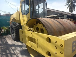 ขายรถบด20ตันbomag bw218dh-3มีทะเบียน ใช้งานดี  ราคา1,450,000 