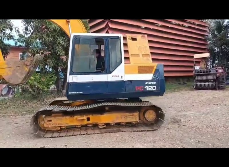 ขายรถแม็คโครkomatsu pc120-5ใช้งานดี ใบซื้อขาย ราคา3.4แสน