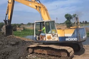 รถแม็คโครkomatsu pc200-5ใบซื้อvาย ใช้งานดี ราราถูกดีๆๆ299,000