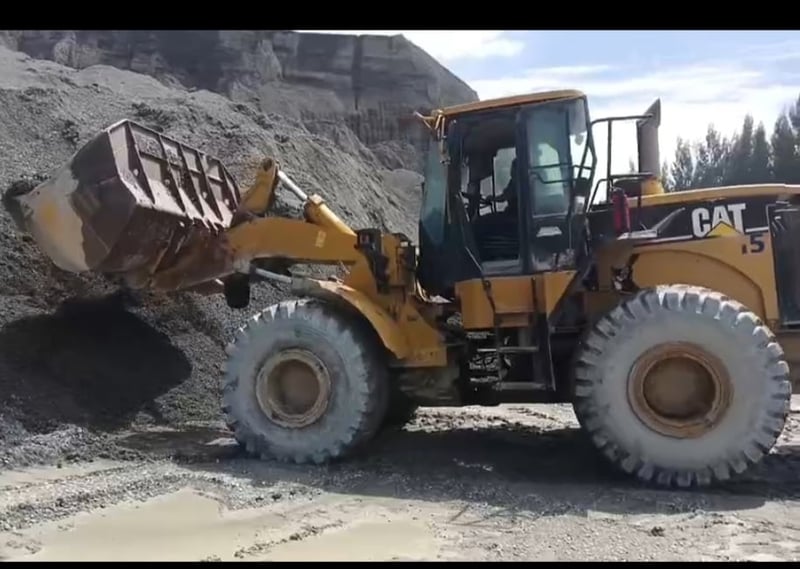 ขายรถตักล้อยางCAT 966G ใช้งานได้ดี มีเล่มทะเบียน ราคา1,190,000บ.90000คา1,190,000าคา ขายรถตักล้อยางCAT 966G ใช้งานได้ดี มีเล่มทะเบียน ราคา1,190,000บ.90000คา1,190,000าคา