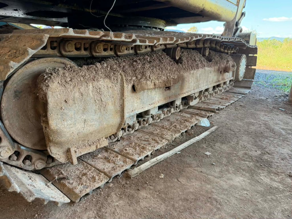 ขายรถแม็คโครcat 320c ใช้งานดี มีทะเบียน ราคา4.8แสน