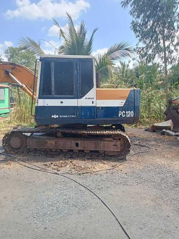 รถแม็คโครkomatsu pc120-5 ใช้งานดี ใบซื้อvาย ราคาถูกดีๆ3.2แสน