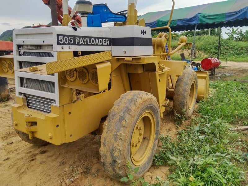 ขายรถตักล้อยางkomatsu 505 ใช้งานดี ใบซื้อขาย ราคา185,000