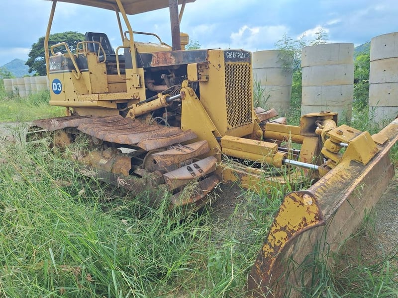 ขายแทรดเตอร์ CAT D3C ตีนเป็ด ใบมีดสไล้ ใช้งานดี ใบซื้อขายราคา299,000