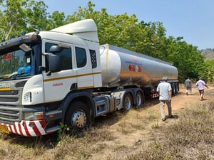 รถพ่วงน้ำมัน scania 410 มีทะเบีบน ใช้งานดี ราคา1,650,000